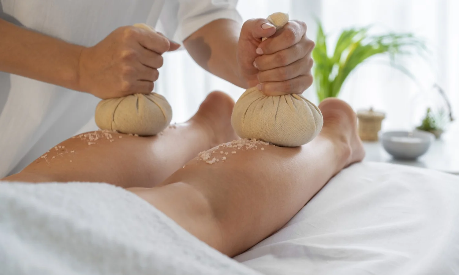 Masaje con Pindas: pindas naturales + Masaje relajante.